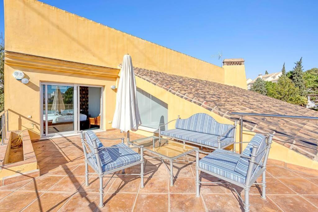 Luxury With Spectaculair Views By Varenso Holidays Marbella
