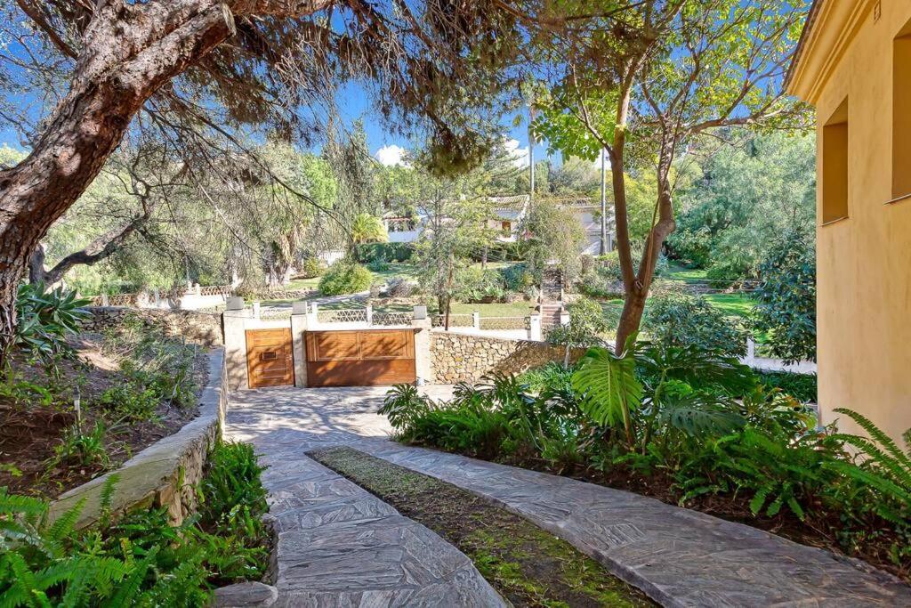 Luxury With Spectaculair Views By Varenso Holidays Marbella